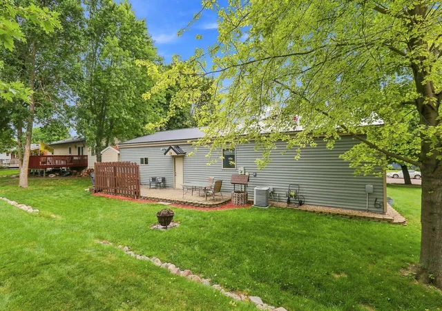 42nd image of 1107 Abbott Ave N, Glencoe, MN 55336 | MLS# 7128156