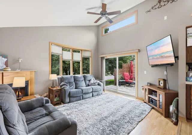 4th image of 1107 Abbott Ave N, Glencoe, MN 55336 | MLS# 7128156