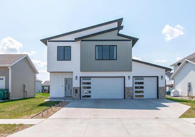 1st image of 6013 Kodiak Ln, Horace, ND 58047 | MLS# 7130170