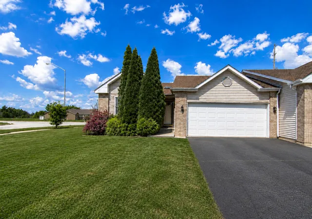 1st image of 990 W 87th Ave, Merrillville, IN 46410 | MLS# 833730