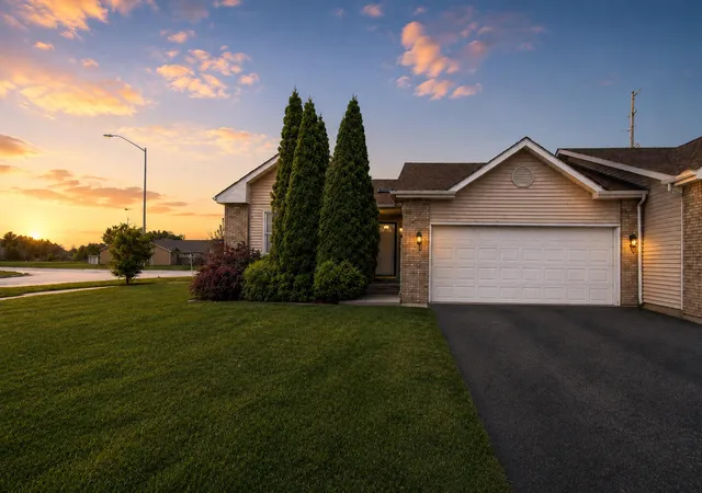 3rd image of 990 W 87Th Ave, Merrillville, IN 46410 | MLS# 833730