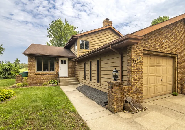 1st image of 340 Golfview Dr, Schererville, IN 46375 | MLS# 839401