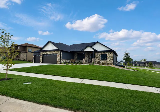 2nd image of 10148 Spring Lake Rd, Saint John, IN 46373 | MLS# 839846