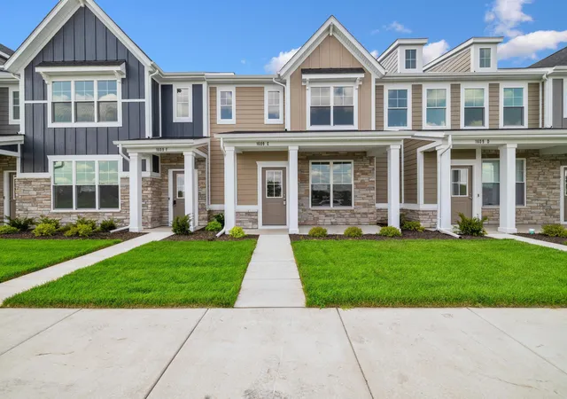 1st image of 1609 Parkside Ln #E, Dyer, IN 46311 | MLS# 841325