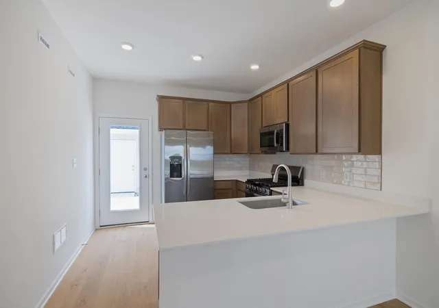 Photo 3 of Townhouse for sale at 1609 Parkside Ln #E, Dyer, IN 46311 | MLS# 841325 | Listing updated on 2026-08-10