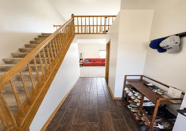 2nd image of 297 Fox Trail Ct, Hobart, IN 46342 | MLS# 842179