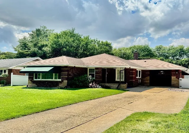 1st image of 8246 Northcote Ave, Munster, IN 46321 | MLS# 842274