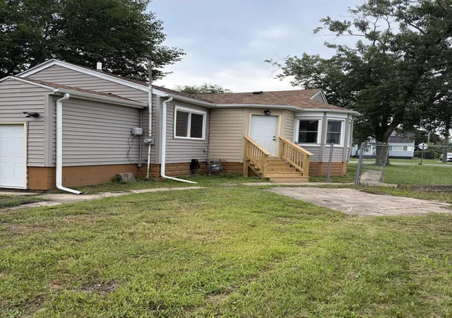 2nd image of 1176 Matthews St, Gary, IN 46406 | MLS# 842640