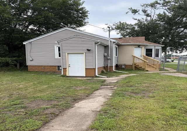 3rd image of 1176 Matthews St, Gary, IN 46406 | MLS# 842640