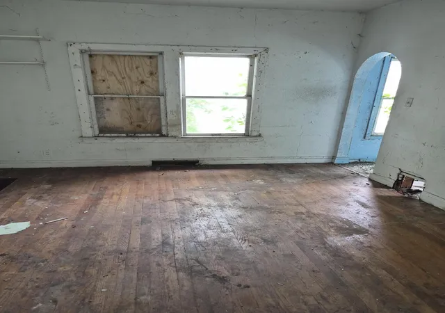 2nd image of 819 Mulberry St, Hammond, IN 46324 | MLS# 843587