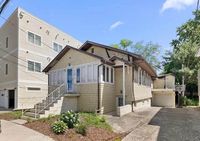 1st image of 115 N Lake Ave, Michigan City, IN 46360 | MLS# 843566