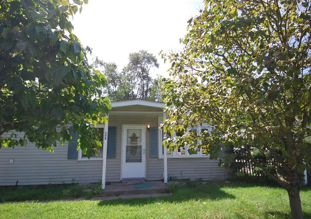 Photo 2 of Single family home for sale at 359 Strongbow Trl, Porter, IN 46304 | MLS# 844333 | Listing updated on 2026-09-21