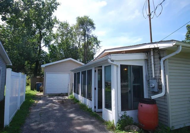 Photo 3 of Single family home for sale at 359 Strongbow Trl, Porter, IN 46304 | MLS# 844333 | Listing updated on 2026-09-21