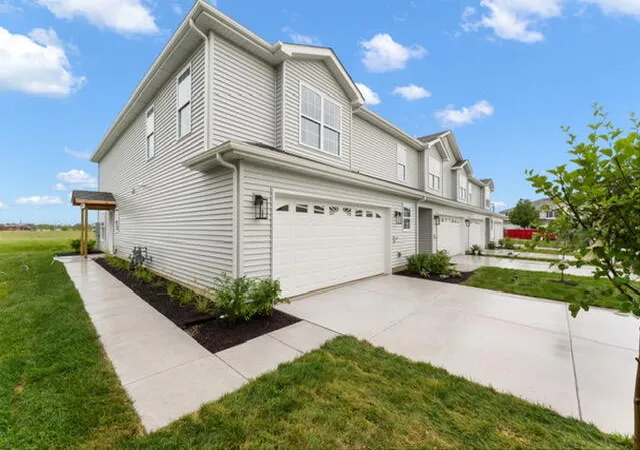1st image of 9561 E Luebcke Ln, Crown Point, IN 46307 | MLS# 843485