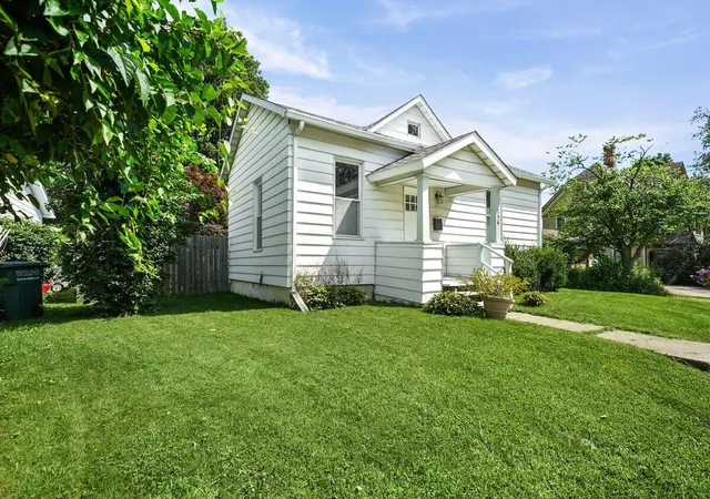 3rd image of 156 Erie St, Valparaiso, IN 46383 | MLS# 843513