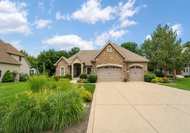 2nd image of 9385 Julia Dr, Saint John, IN 46373 | MLS# 843288