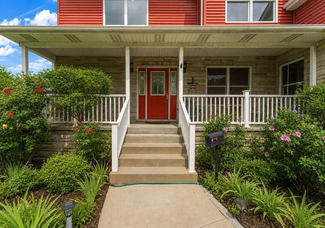 2nd image of 933 River Dr, Munster, IN 46321 | MLS# 843668