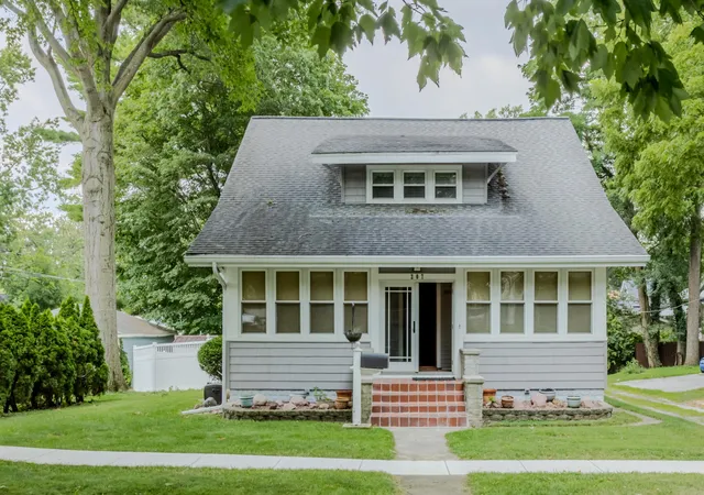 1st image of 207 Weston St, Valparaiso, IN 46385 | MLS# 843748