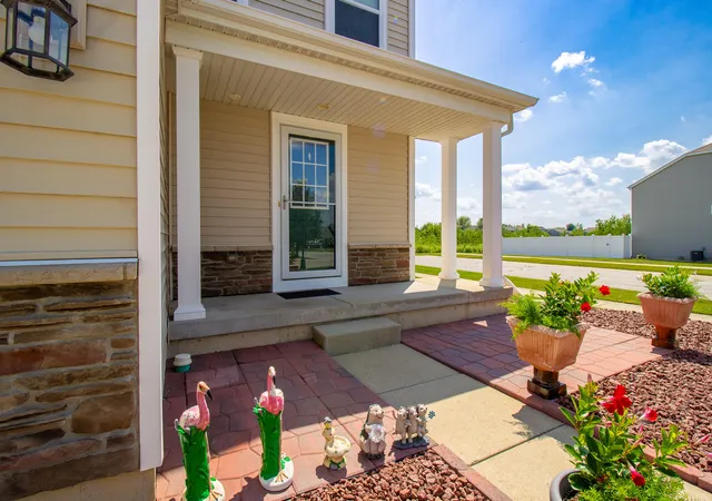 Photo 3 of Single family home for sale at 13871 Empress Ln, Dyer, IN 46311 | MLS# 843465 | Listing updated on 2026-08-28