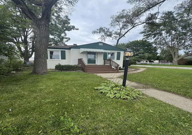 2nd image of 1000 W Home Ave, Hobart, IN 46342 | MLS# 843711