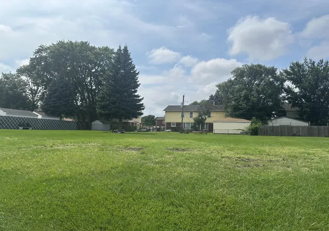 3rd image of 4130 Hawthorne St, East Chicago, IN 46312 | MLS# 843356