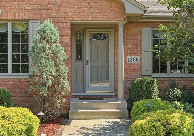 4th image of 1206 Boxwood Dr, Munster, IN 46321 | MLS# 843470
