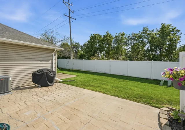 30th image of 2246 Sandcastle Dr, Dyer, IN 46311 | MLS# 843488