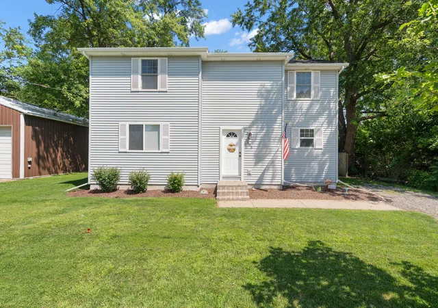1st image of 195 E 400 S, Valparaiso, IN 46383 | MLS# 843515