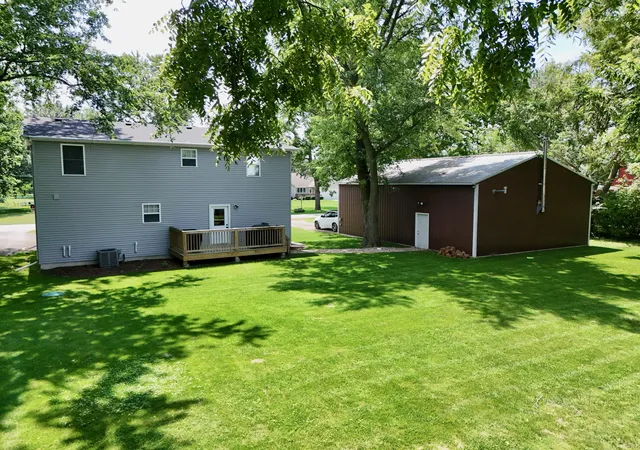3rd image of 195 E 400 S, Valparaiso, IN 46383 | MLS# 843515