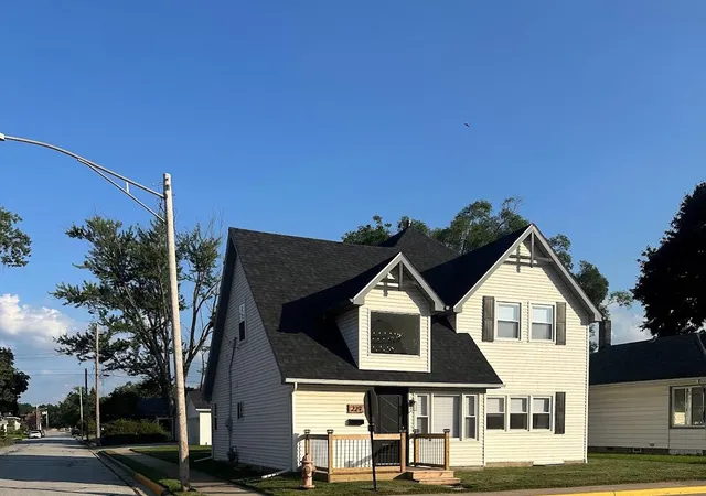3rd image of 229 E Beam St, Porter, IN 46304 | MLS# 843422