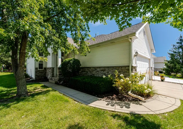 1st image of 206 Fieldstone Dr, Porter, IN 46304 | MLS# 843489