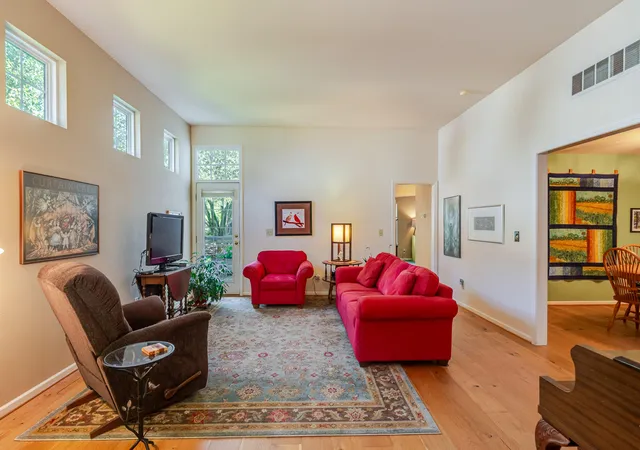 3rd image of 206 Fieldstone Dr, Porter, IN 46304 | MLS# 843489