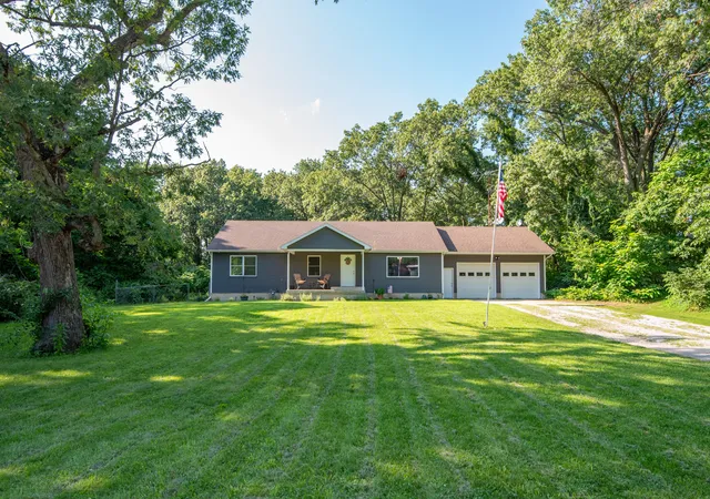 2nd image of 415 Woodlawn Ave, Michigan City, IN 46360 | MLS# 843472