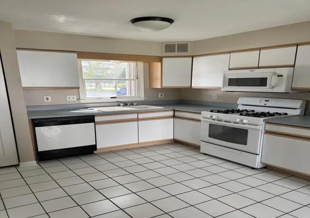 5th image of 6096 Maryland St, Merrillville, IN 46410 | MLS# 843611
