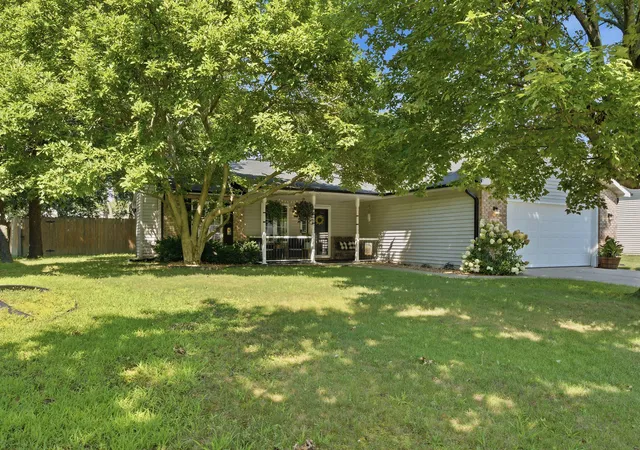 2nd image of 2770 Tulip Ln, Hobart, IN 46342 | MLS# 843498