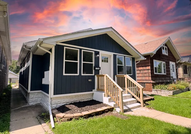 2nd image of 1724 Lake Ave, Whiting, IN 46394 | MLS# 844019