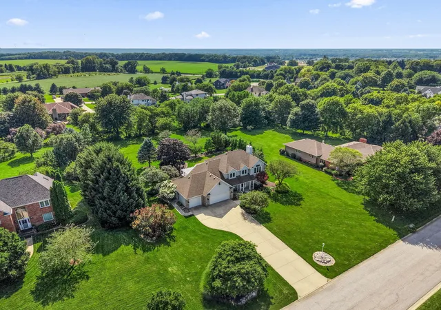 2nd image of 130 Kinsale Ave, Valparaiso, IN 46385 | MLS# 843846