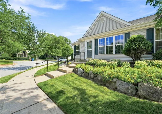1st image of 216 Dundee St, Valparaiso, IN 46385 | MLS# 843464