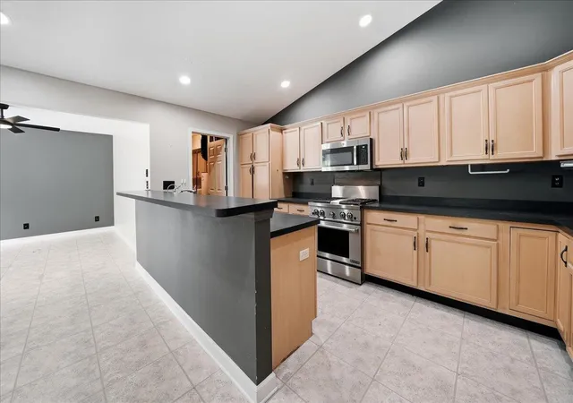 5th image of 216 Dundee St, Valparaiso, IN 46385 | MLS# 843464