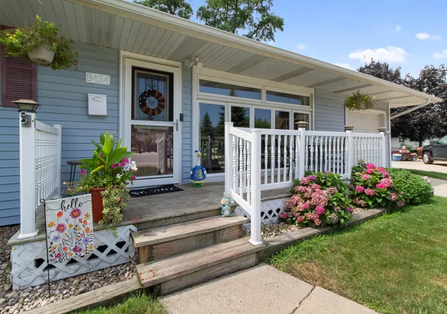 Photo 1 of Single family home for sale at 8434 Delaware Pl, Highland, IN 46322 | MLS# 843466 | Listing updated on 2026-09-21