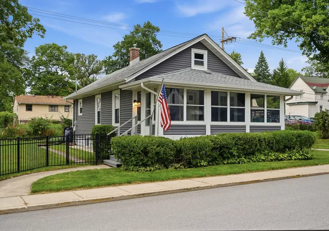 1st image of 256 Garfield Ave, Valparaiso, IN 46383 | MLS# 843530