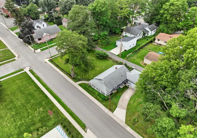 4th image of 256 Garfield Ave, Valparaiso, IN 46383 | MLS# 843530