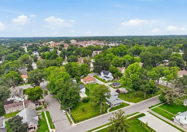5th image of 256 Garfield Ave, Valparaiso, IN 46383 | MLS# 843530