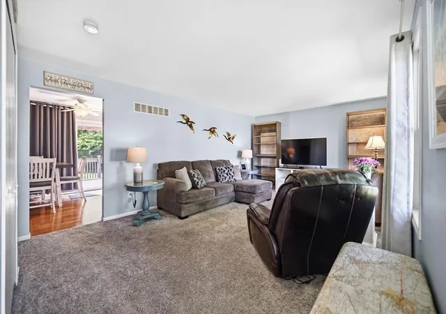 2nd image of 2342 Westwood Ln, Chesterton, IN 46304 | MLS# 843482