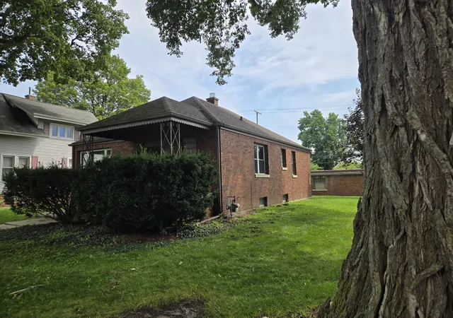 1st image of 259 W Jefferson St, Valparaiso, IN 46383 | MLS# 843463