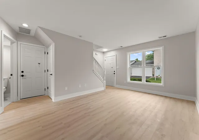 Photo 2 of Townhouse for sale at 1005 Windsor Ln, Dyer, IN 46311 | MLS# 843574 | Listing updated on 2026-08-18