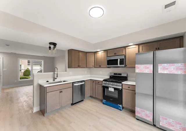 Photo 3 of Townhouse for sale at 1005 Windsor Ln, Dyer, IN 46311 | MLS# 843574 | Listing updated on 2026-08-18