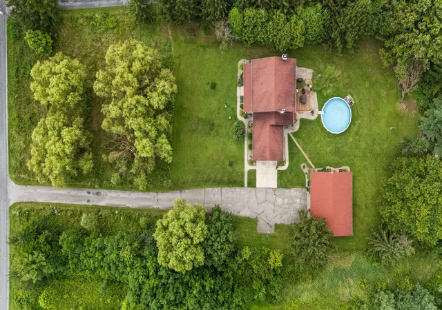 3rd image of 658 N Old Suman Rd, Valparaiso, IN 46383 | MLS# 843522