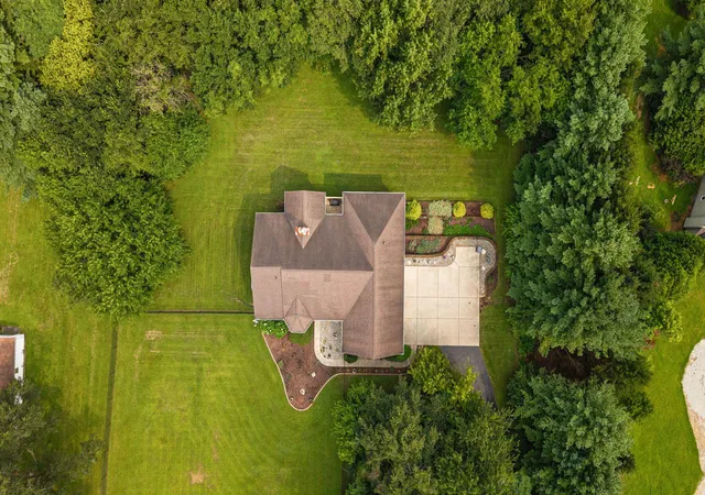 2nd image of 639 E Us Hwy 6, Westville, IN 46391 | MLS# 843975