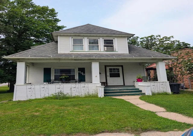 1st image of 696 Water St, Hobart, IN 46342 | MLS# 843720
